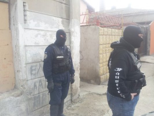 Razii la Medgidia: minori, autori ai unor infracţiuni cu violenţă